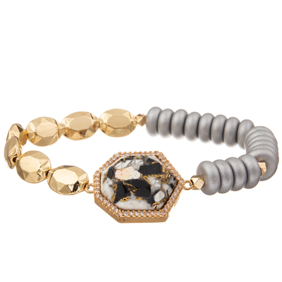 Das 5 Farbgold überzog handgemachte Perlen-Steinarmbänder mit regelmäßigem Siebeneck-Anhänger