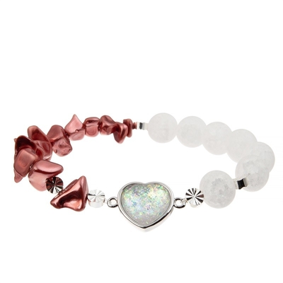 Mädchen lieben Herz-Charme-Armband mit mystischem glühendem rotem Kristall