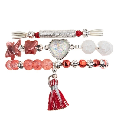 Mädchen lieben Herz-Charme-Armband mit mystischem glühendem rotem Kristall